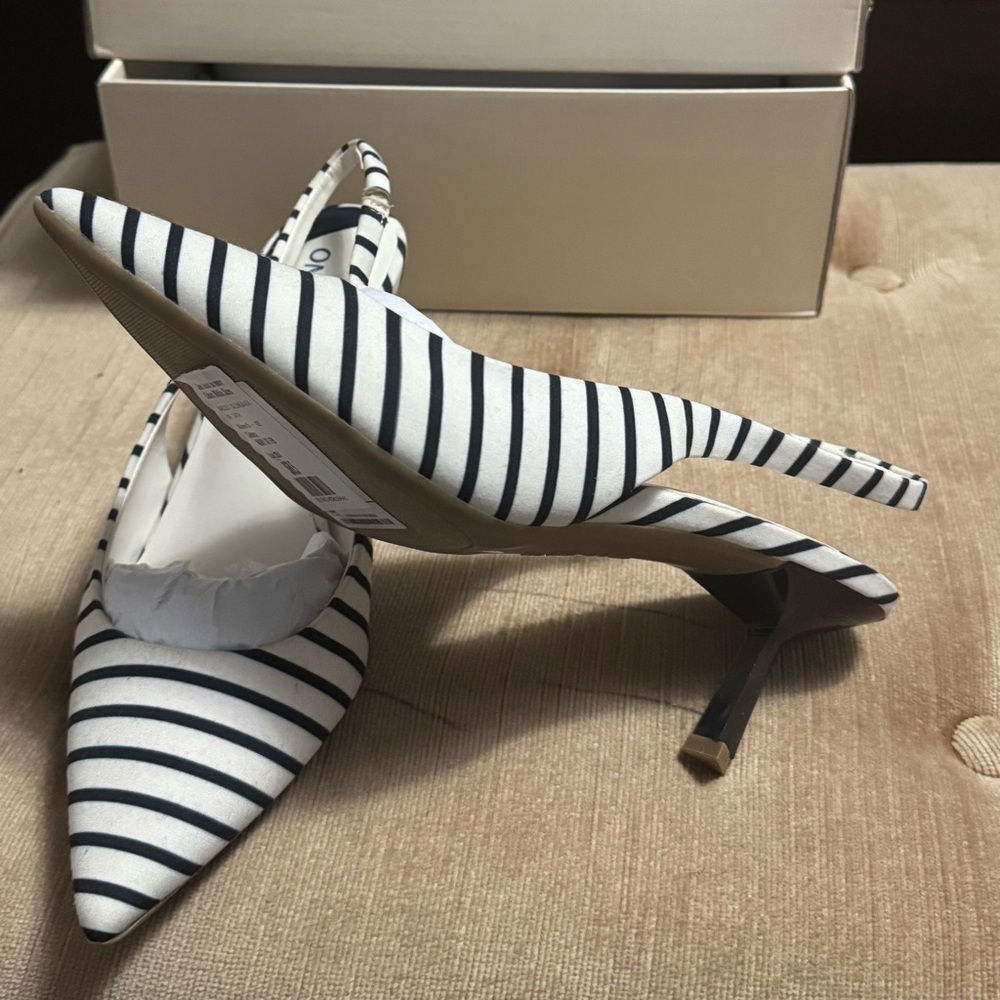 On Running Women's Black and White Striped Heels